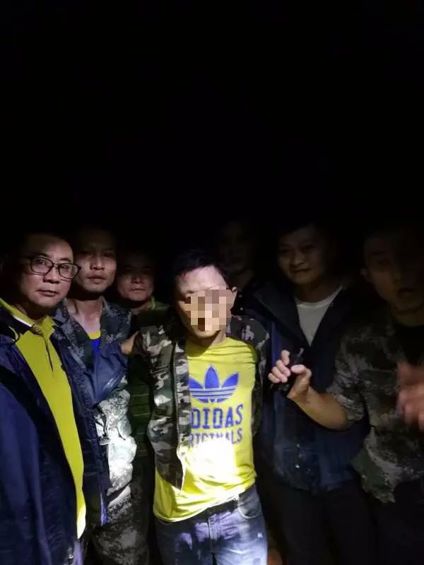 蔡莹洛|被悬赏百万的他们俩，同一天被抓获！