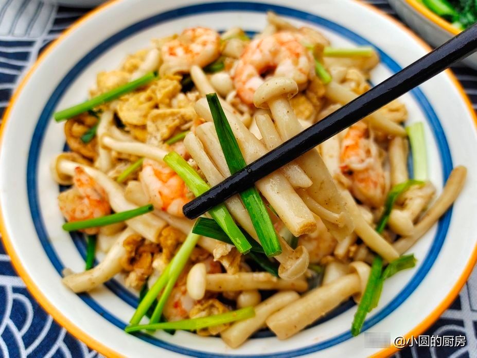  炒炒|秋季吃鱼吃肉不如吃虾，简单炒炒真鲜美，五分钟就出锅，孩子喜欢