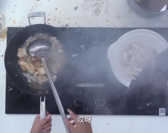  忘记|林大厨花2小时做砂锅炖，导演却忘记开滤镜，确定你还吃得下吗？