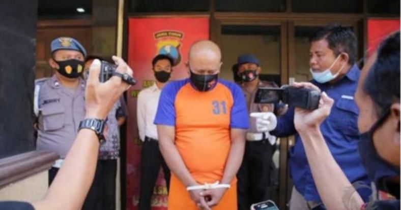  辩解|血汗钱遭挥霍，印尼男怒杀妻子重伤儿子：儿子替其母辩解令我不爽