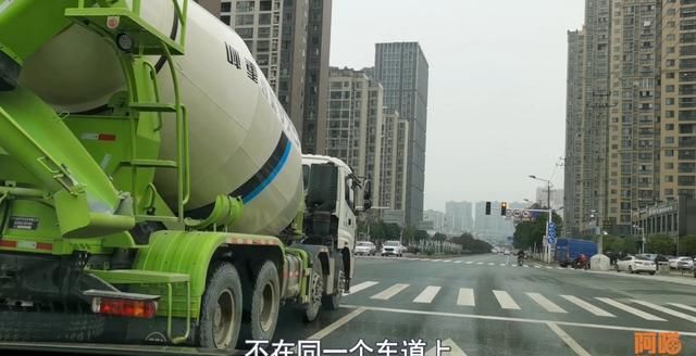  多远|远离大车，到底离多远才安全呢？记住这个距离关键时刻能救命