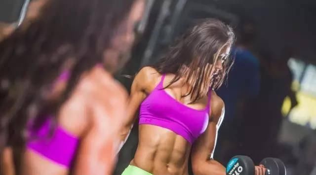  减掉|想要练出腹肌马甲线，减掉小肚腩，知道下面这些就够了