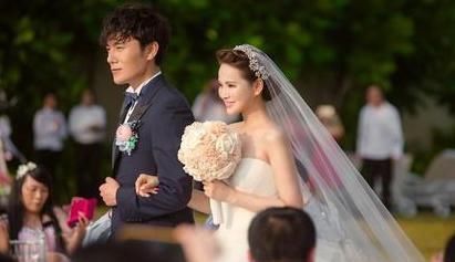 节目|蓝盈盈出错还拒不承认,堪称社交踩雷范本,张雨绮表情有深意