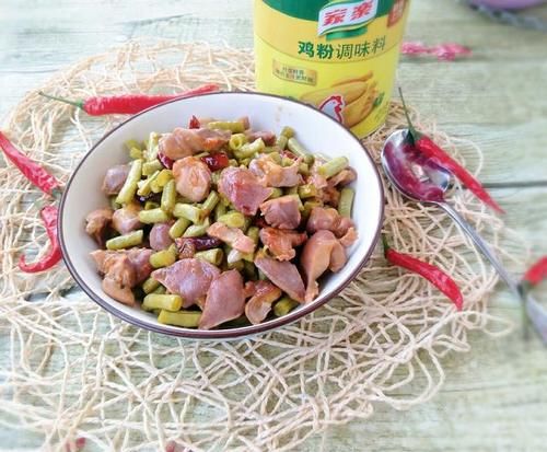 酸爽|外婆腌的酸豆角,方便又卫生,和它一起炒,酸爽倍脆真下饭