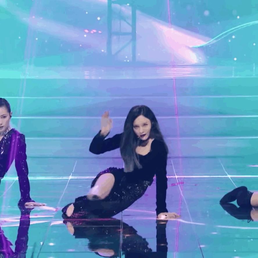  让人|就离谱，沈梦辰这么漂亮的女团贴地舞，你告诉我她被淘汰了？