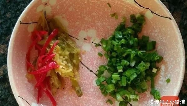  土豆丝|酸辣土豆丝应该用白醋还是陈醋? 太多人都放错了, 难怪不好吃