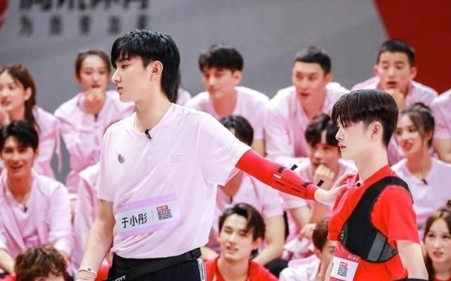 一雪前耻|《超新星运动会》热血开赛,明星队经验老道,周震南一雪前耻?