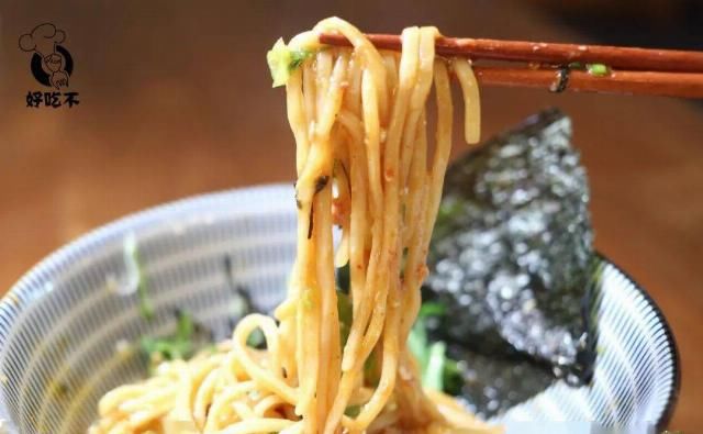  进去|纽约第一家日式油泼面+宝藏小酒馆新张！进去的居然都被上了一课？