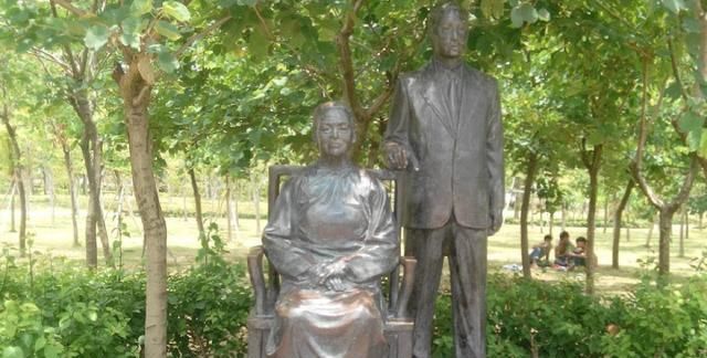  孙中山|她被誉为“民国国母”，17岁嫁孙中山，后主动离婚，后半生孤独