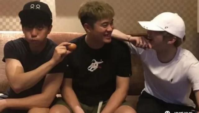 买房|娱乐日报|阿娇酒店发生意外;王思聪疑又带美女买房;吴磊里程遭私生饭盗用?