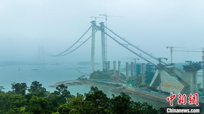 广西最长跨海大桥龙门大桥主缆完成架设