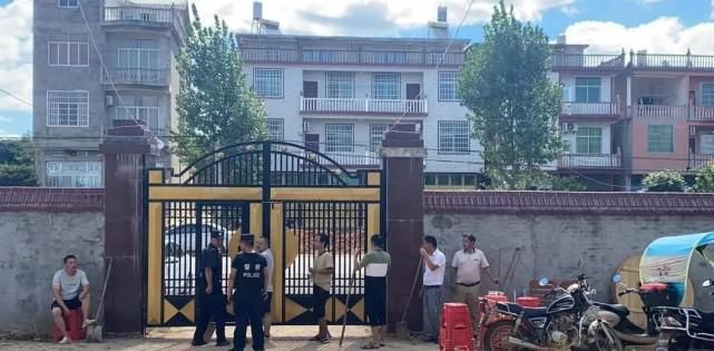 人行凶|曾春亮落网，主要是谁的功劳？古怪行为让人猜不透