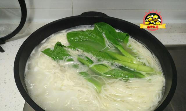  悄悄的|三伏天晚餐这样吃，既能填饱肚子，又不会长胖，体重悄悄的就轻了