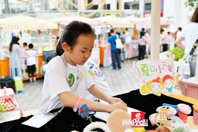  商学院|少年商学院·夜市合伙人第一站圆满落幕，看小朋友在锦江乐园夜市乘风破浪