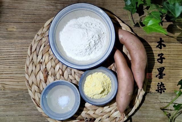  老妈|老妈做的粗粮小饼，软糯香甜，低糖少油，家人都喜欢