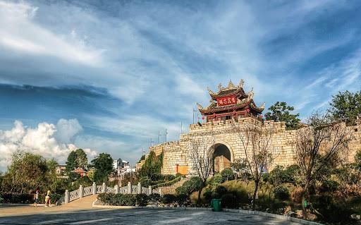  熊猫|中国顶级旅游路线有高铁了！看完熊猫再环洱海，一辆车就能解决