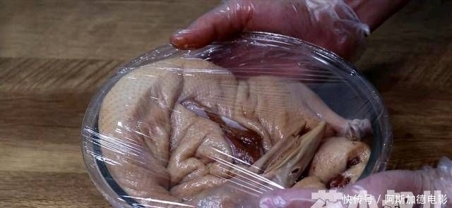  油腻|烤鸭只用一勺盐和酱油，味道不油腻，你一看就会有食欲