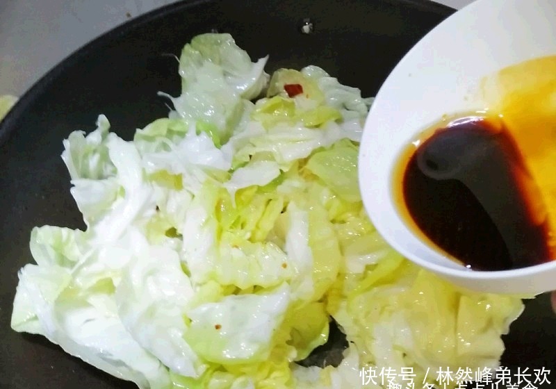 选择|清淡爽口的“手撕包菜”简单超下饭,减肥餐的最佳选择