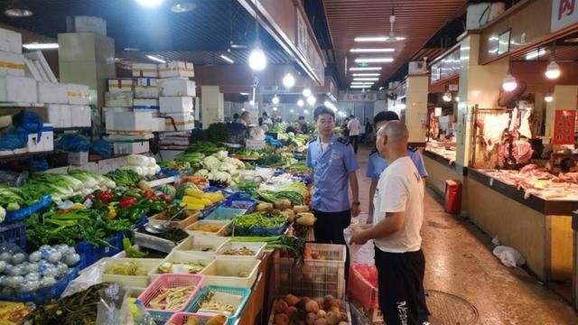 风雨|台风“黑格比”过境，“市监蓝”不惧风雨继续前行