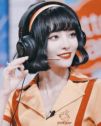  许佳琪|新锐艺人热度榜更新，刘雨昕第2，许佳琪第5，虞书欣名次属实没想到