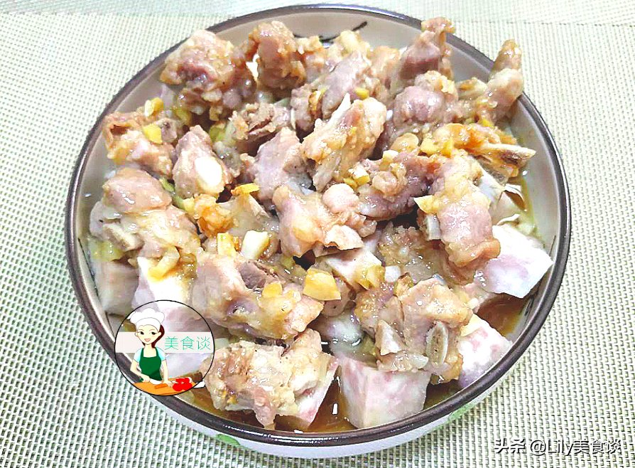 入秋|入秋后,排骨和此是绝配,蒸着吃最香,鲜香营养,大人孩子都爱吃