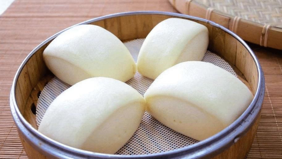  馒头|蒸馒头，外行只知道加酵母！多加“这2样”，馒头又白又软又香！