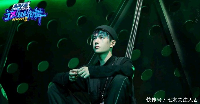  双翠绿色|王一博给队员送万元鞋，“美男计”成功撬走大婷，粉丝看完眼馋了