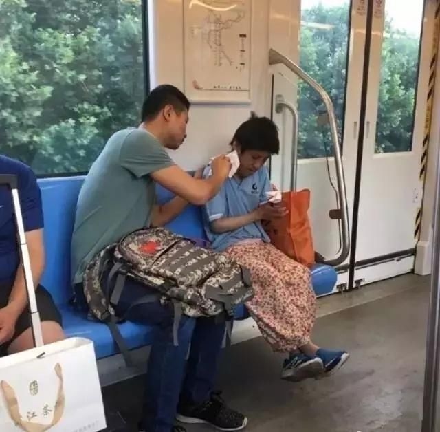 农民工师傅|被人偷偷爱着真好，你看到这张图已经刷爆全国