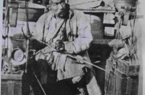  老人|50岁弹棉花老人，潜伏东陵数十年，用钢板自制钥匙，差点搬空皇陵