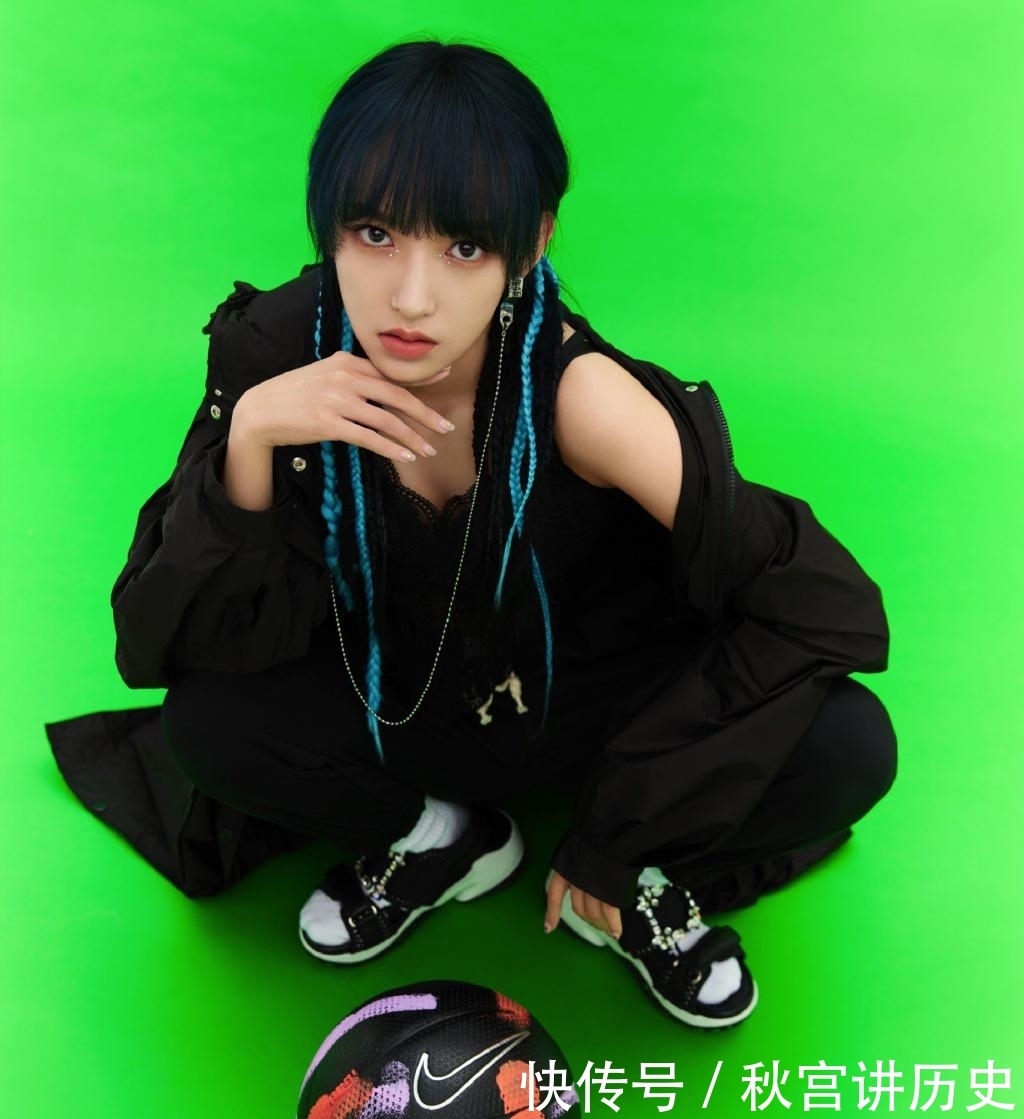 渔网|程潇曝运动写真，穿渔网背心配运动裤，活力十足散发少女感