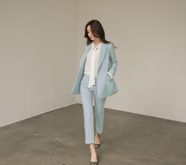 商务|超美珠珠:女强人帅气白领时尚,天海玻蓝苏黎世格调商务西装
