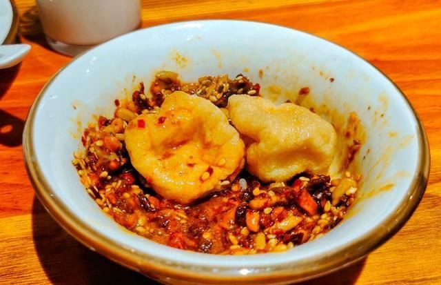  看值|朋友叫吃饭，一个锅子，6个素菜，花了258元，你看值吗？