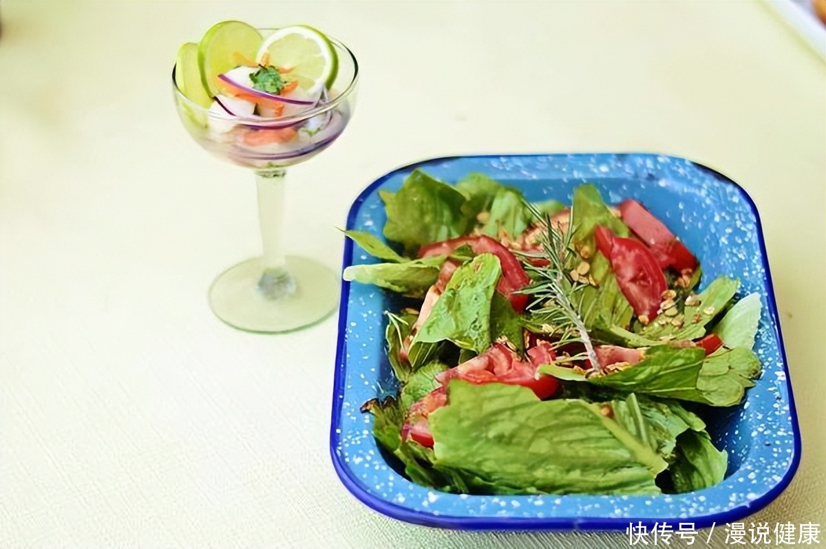 隔夜菜为啥会产生亚硝酸盐(亚硝酸盐超标？隔夜菜是否真有致癌性？夏季该如何处置隔夜菜？)