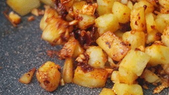 粘锅糊锅|土豆别再炒丝儿了,这样煎一煎,比吃肉还香