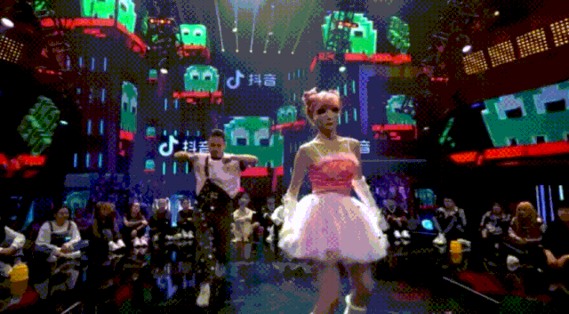  糖果炮弹|《蒙面舞王》强强对决，“调皮蛋”守擂成功！