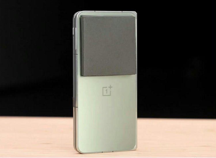 OPPO Find N3真机疑似曝光，外观一改从前，苹果抛弃的功能被它用上了