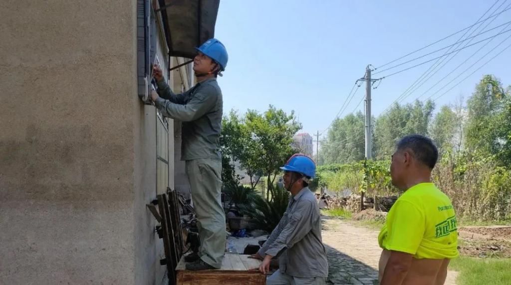  模式|最高40摄氏度！烧烤模式下江堤上的坚守……