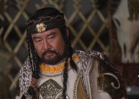 投降|杜甫写诗,把他吹上天,两年后他却投降叛国,奴颜婢膝令杜甫蒙羞