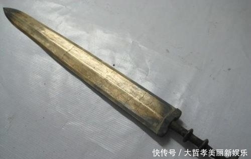 秦剑|兵马俑坑出土19把宝剑, 技术至今是谜, 西方考古家: 绝不可能