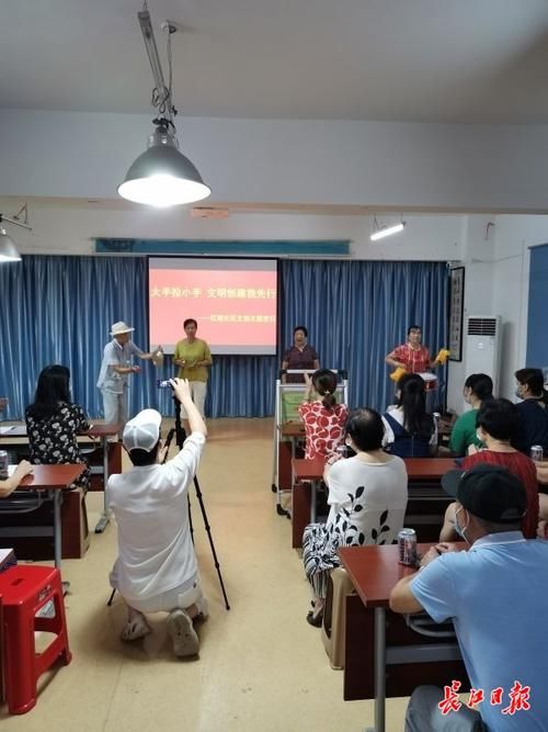  社区党员|自编自导自演三句半、拍手歌，他们让文明创建成为这个老社区新时尚