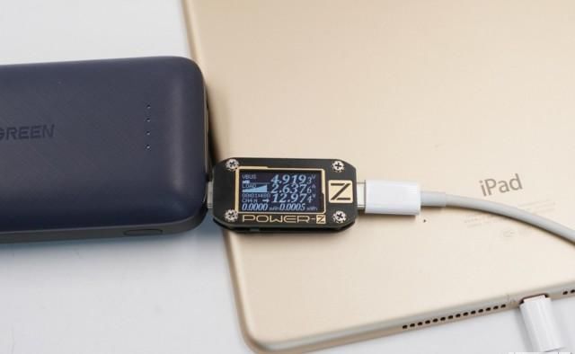 绿联|小巧mini,绿联10000mAh自带苹果MFi认证快充线充电宝评测