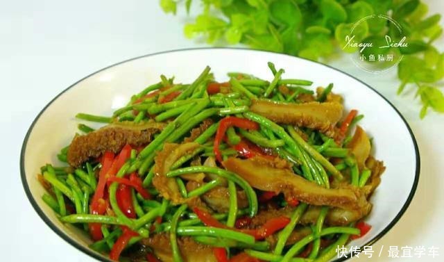 老妈|晒晒我家年夜饭,我和老妈一起做了满满一桌菜,一家人吃嗨了