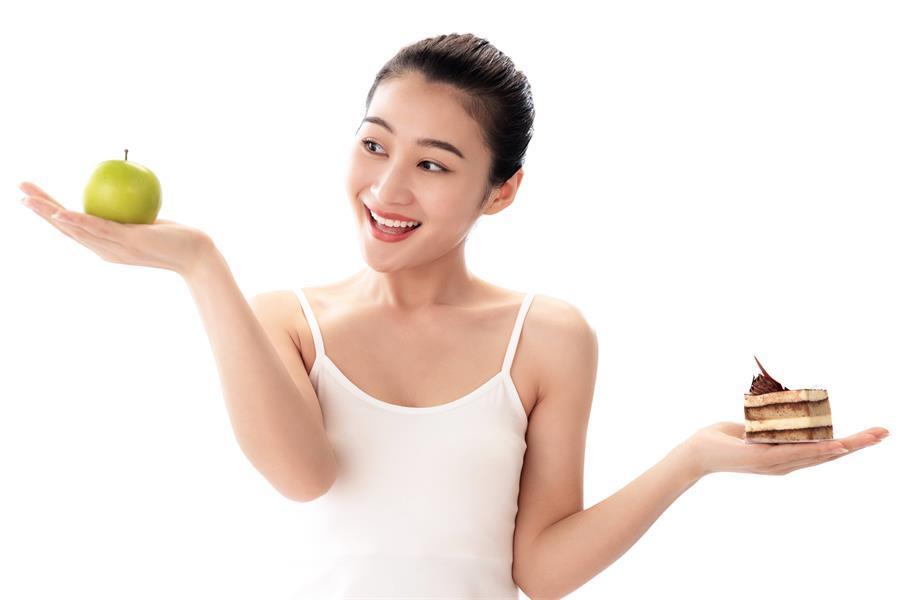 过度减肥导致卵巢功能下降怎么办(谁说越瘦越美丽？女性过度减肥，其实对身体的危害极大)