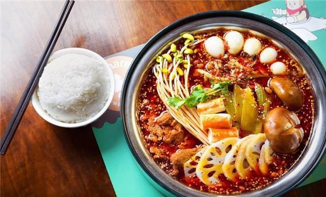  点菜|川菜馆点菜时，点什么才像当地人？记住“3点3不点”就行