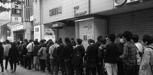 夜间金库|骗子造个假金库，商户排队投钱，25分钟收割2500万，案子至今未破