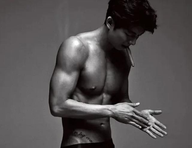 看起来|当流量男明星也太容易了?《亲爱的自己》朱一龙赘肉多有点“肥”