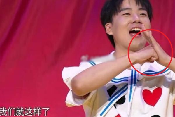  机智|奔跑吧提问，baby吴谨言掉水里救谁？郭麒麟老实人，蔡徐坤机智