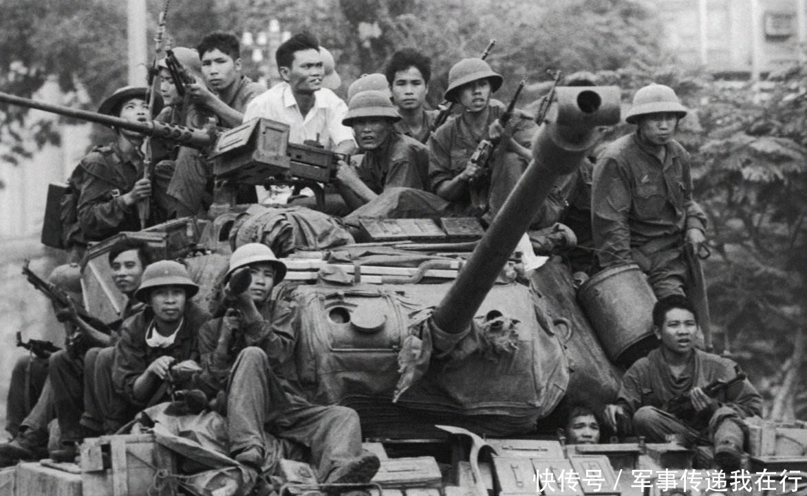 直升机|美军最昂贵的撤退：扔掉多余直升机，带上4万难民