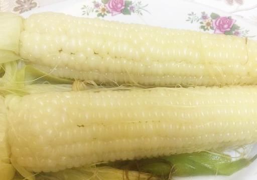  玉米|要带叶子一起煮吗？添加佐料吗？好多人做错了，煮玉米技巧有2点