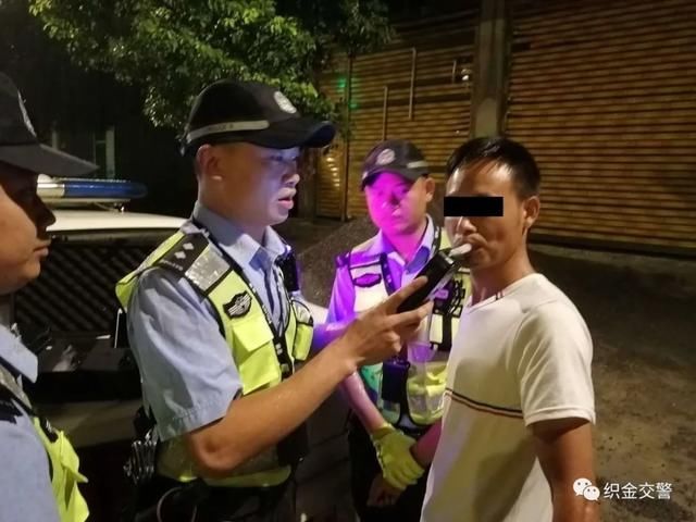  人毒|以为下雨不查车？昨晚，22人酒驾、8人无证、1人毒驾侥幸上路被抓
